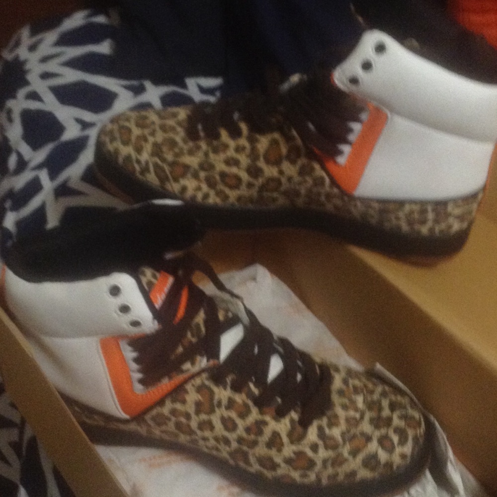 NWOT Advanced Species high tops